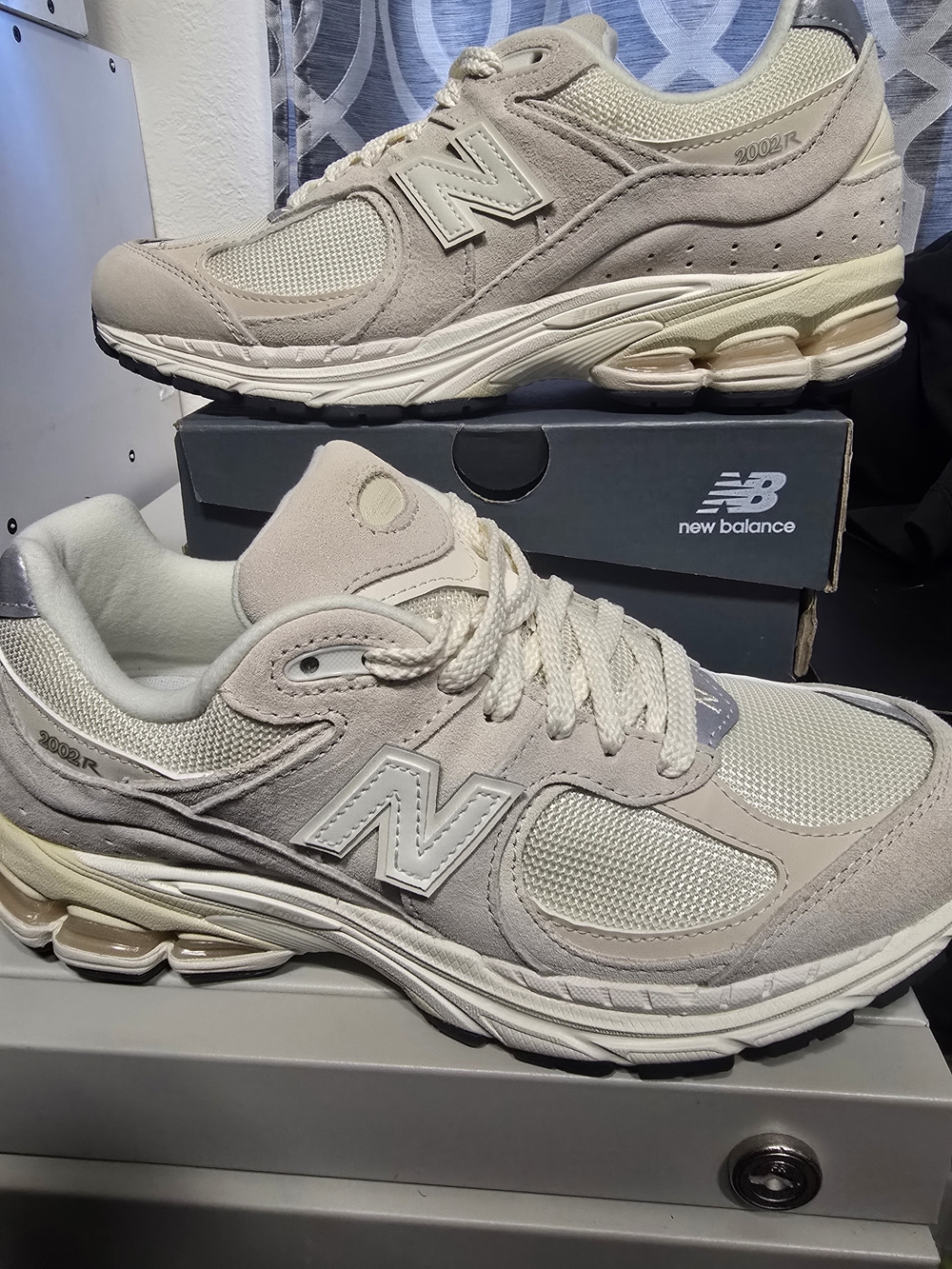 New Balance Unesex 2002R Casual Running Shoes - Light Beige